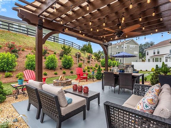 4th image of 4927 Creekside Ln