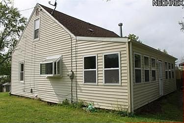 2nd image of 1593 Hilda St