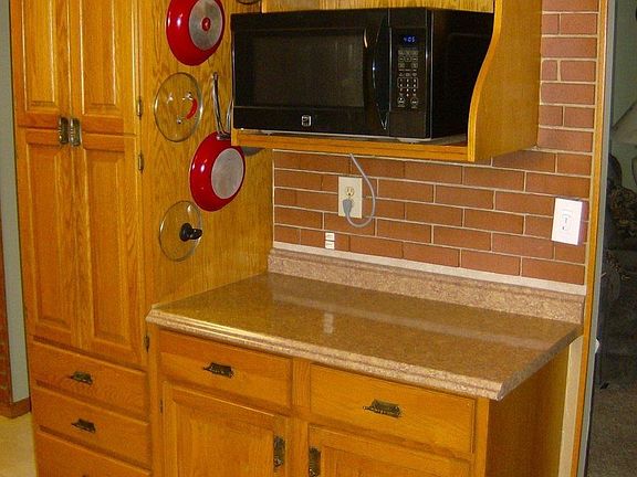 2nd image of 9910 Pinedale Dr