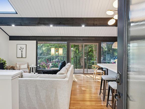 4th image of 53 Castle Rock Drive