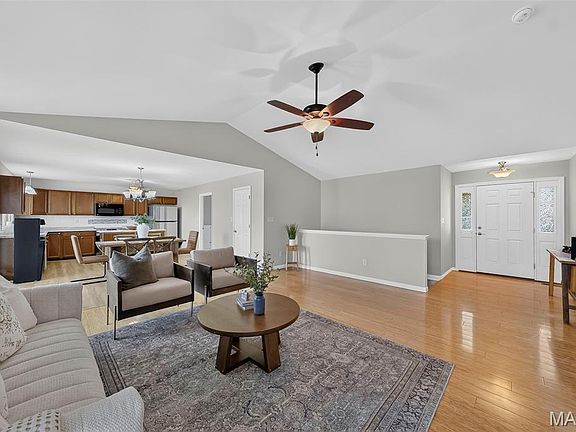 3rd image of 151 Riverdale Woods Cir