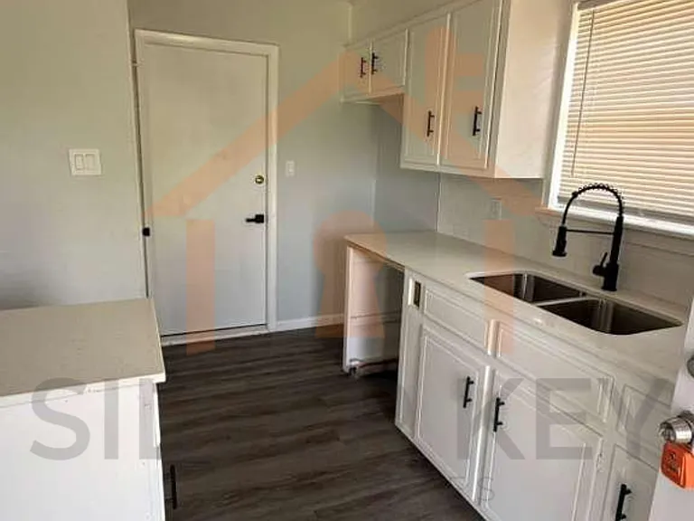 4625 SW H Ave — Photo 6