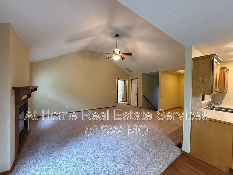 1082 Daisy Falls Dr — Photo 5