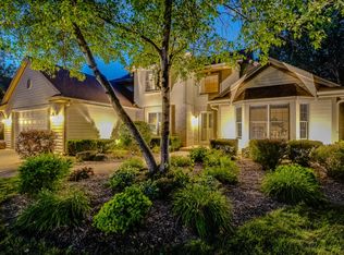 13600 W Stratford Dr, New Berlin, WI 53151