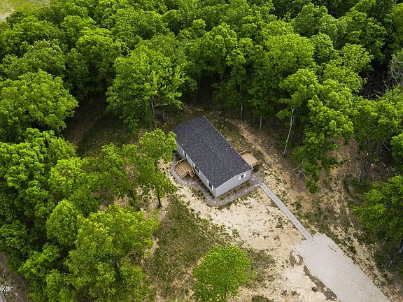 5th image of 22 Reed Ct