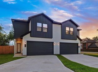 518 Clinton St #B, Conroe, TX 77301