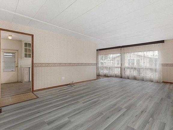 4th image of 2280 W Valley Pkwy W #46
