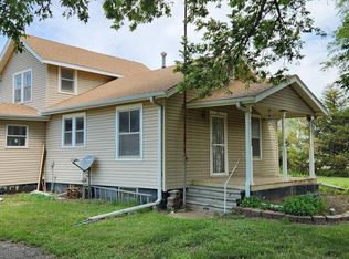 889 N Halstead Rd, Salina, KS 67401