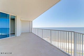 4th image of 2668 Beach Blvd #1403