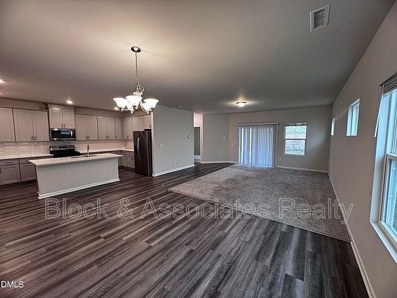 3rd image of 129 Boone Lake Way