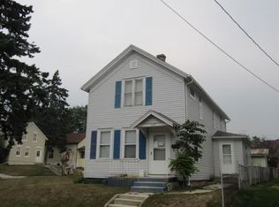 1424 S 11th St, Manitowoc, WI 54220