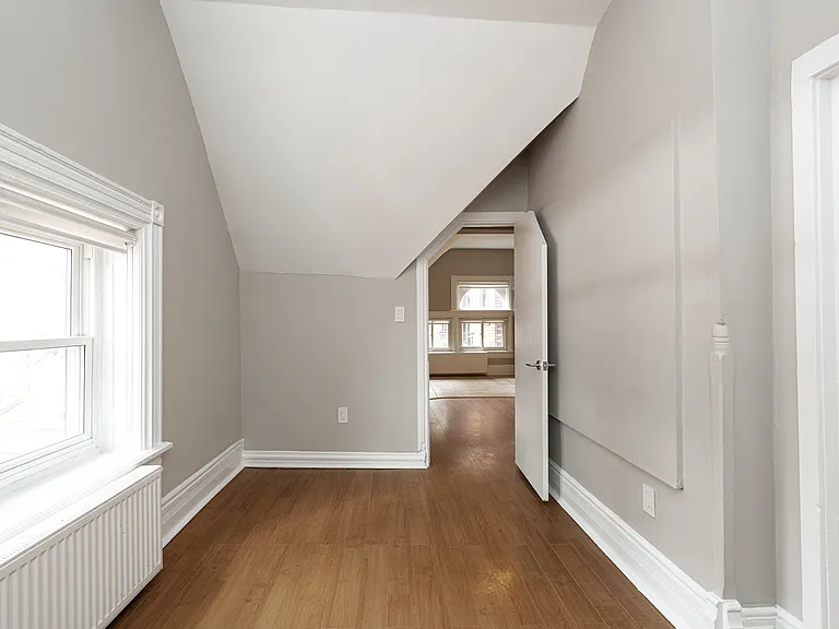 160 Huron St — Photo 27