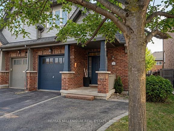 2nd image of 20 Autumn Arbour Rd