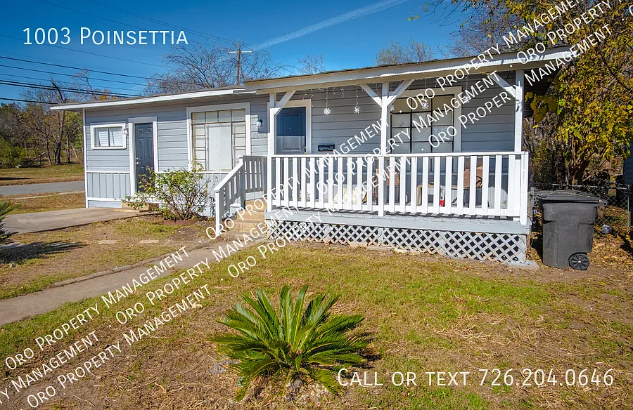 1003 Poinsettia