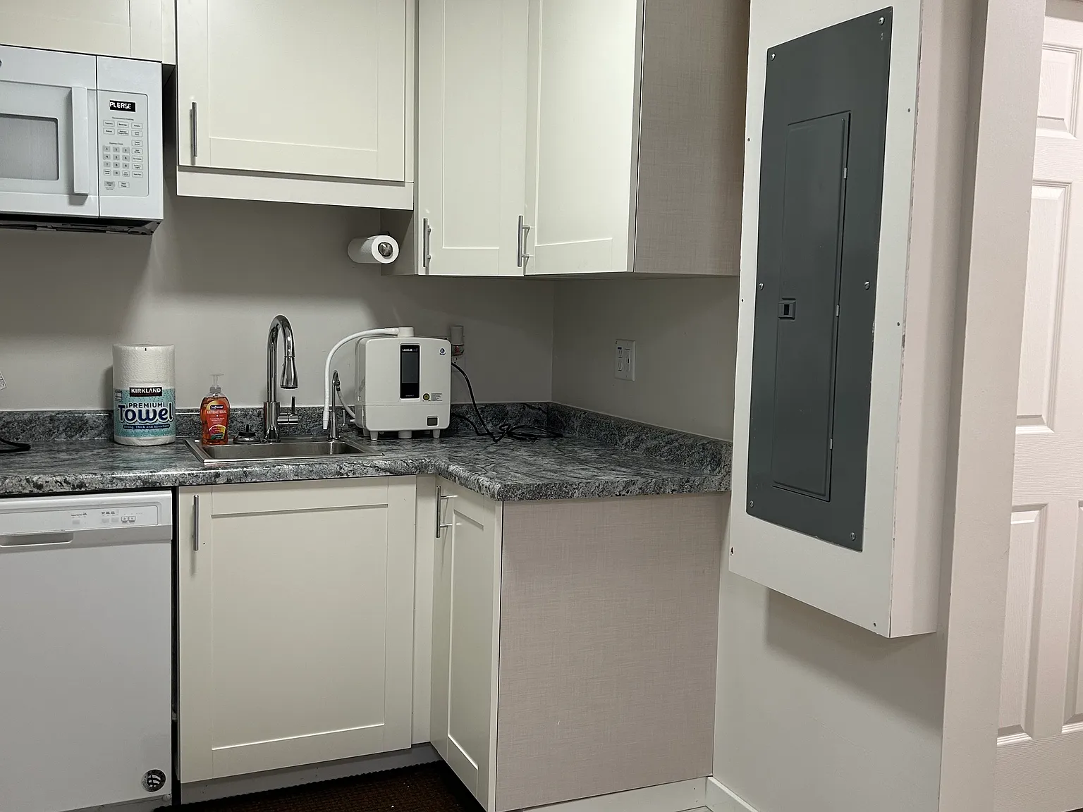 3 bed, 1500 sqft, $2,000 — Photo 2