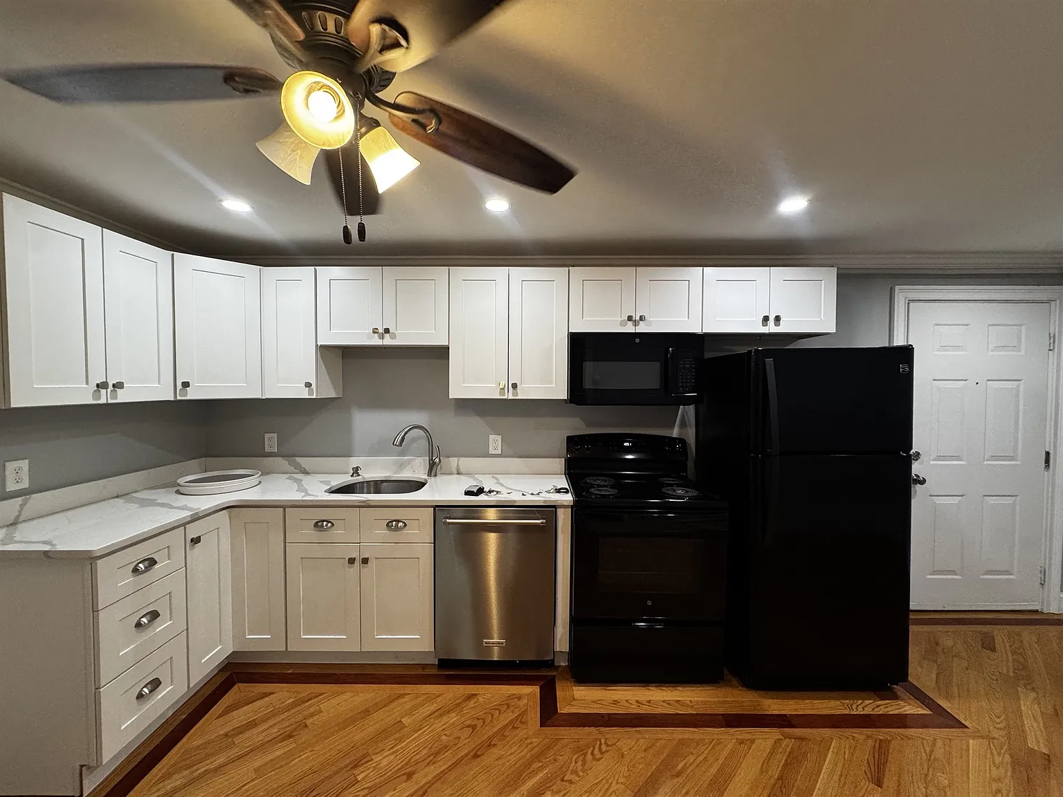 1 bed, 500 sqft, $2,500 — Photo 1