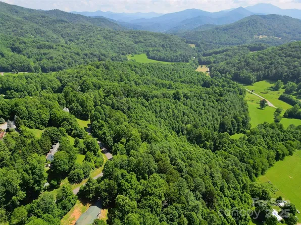 0 Point Of View Dr, Waynesville, NC 28785