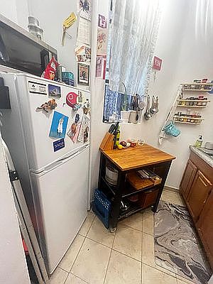 5th image of 624 E 11th St APT 3C