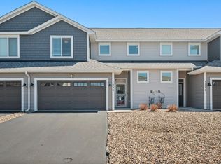 1520 Southpoint Dr, Hudson, WI 54016