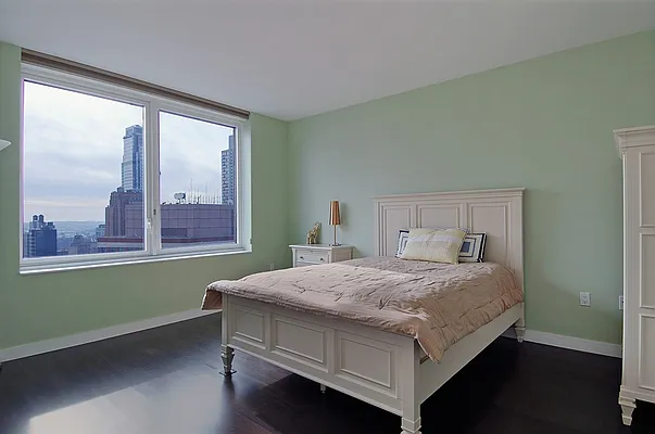 Sold by Corcoran | media 21