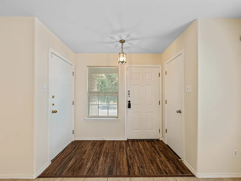 6402 Candleview Ct — Photo 4