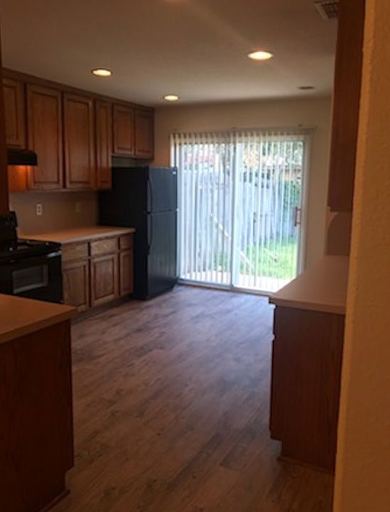 2nd image of 5525 Bennington Dr