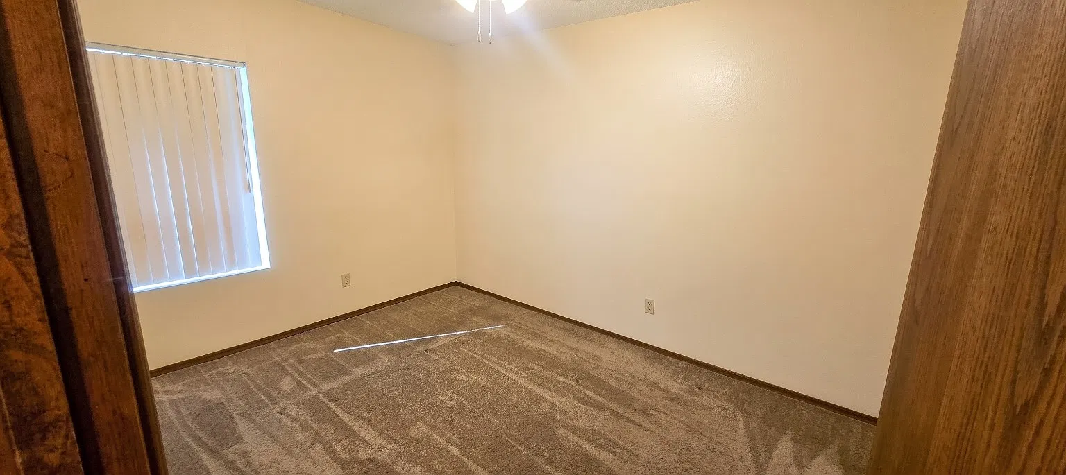 2 bed, 700 sqft, $1,200 — Photo 3