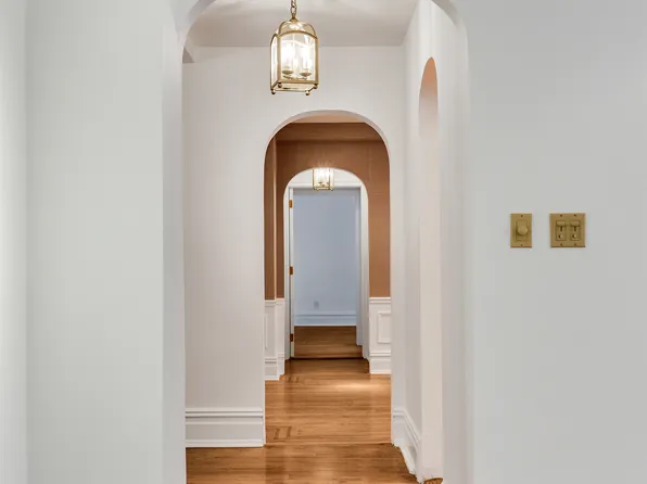 7 Park Avenue image 10 of 20