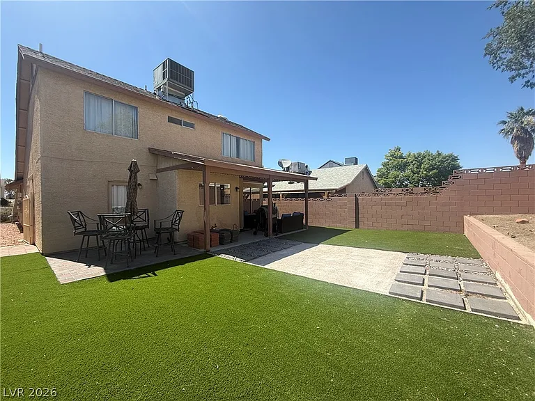 817 Schooner Dr — Photo 4
