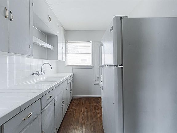 3rd image of 1923 McDuffie St APT 3