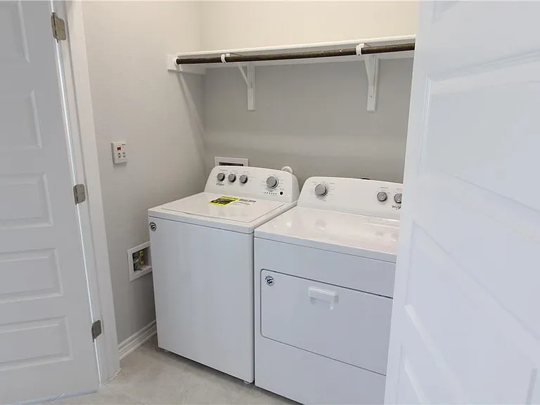 1732 Yaupon Grove Ln — Photo 15