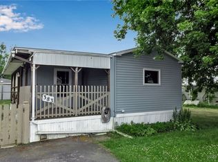 383 Birchwood Dr, Lockport, NY