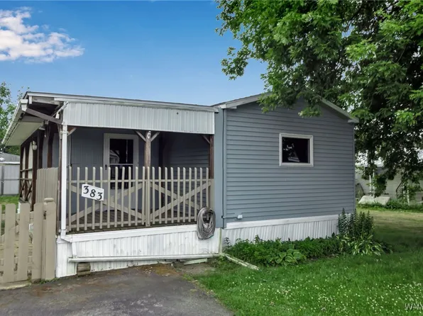 383 Birchwood Dr, Lockport, NY 14094