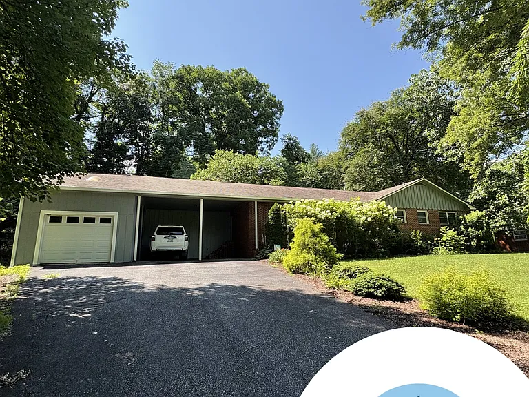 81 S Country Club Dr — Photo 2
