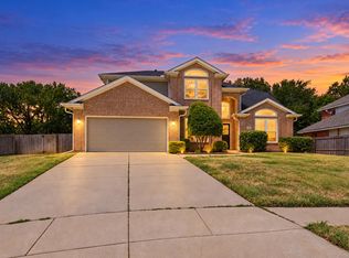 901 Tennison Dr, Euless, TX 76039