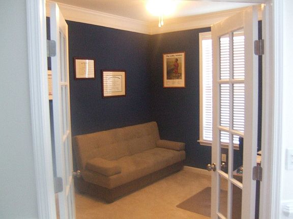 Bedroom/ Office