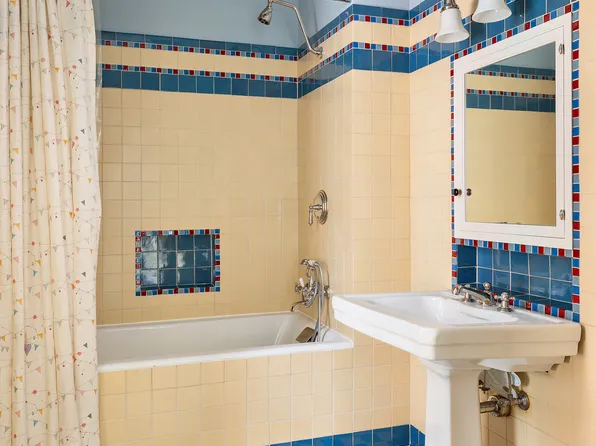 740 Park Avenue image 22 of 23