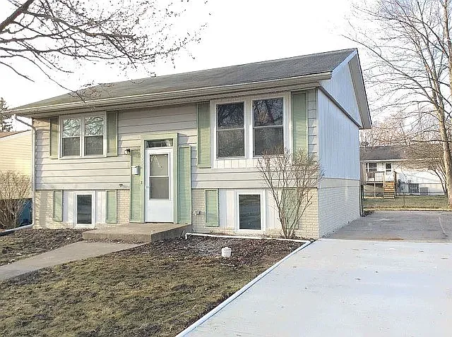 4225 Clark Dr photo 1
