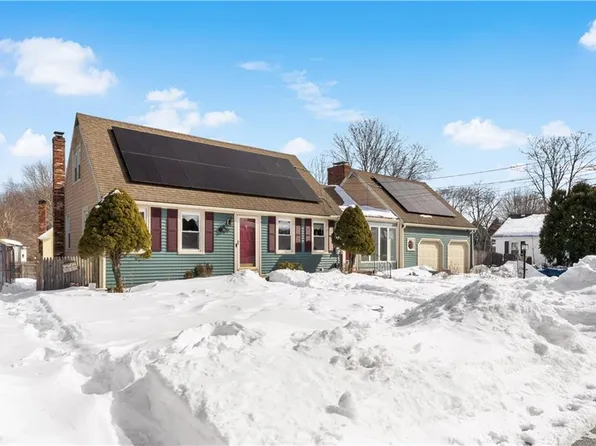 33 Detroit Ave, Warren, RI 02885