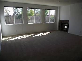 2nd image of 2519 Meadowlark Cir