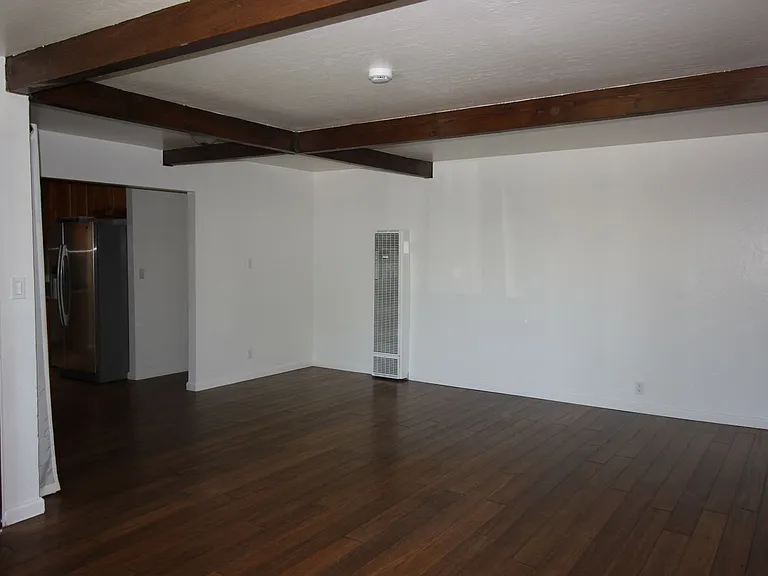 1922 Moraga Dr — Photo 5