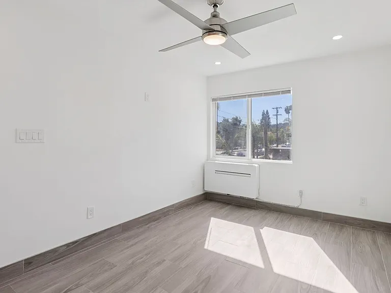 738 S Orange Ave — Photo 23