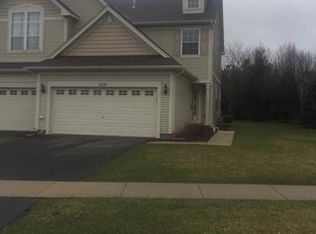 829 Amherst Dr, Sycamore, IL 60178