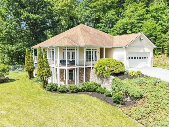 11010 Catawba Rd, Troutville, VA 24175