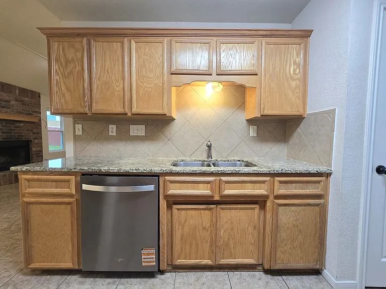 5705 Mandalay — Photo 10