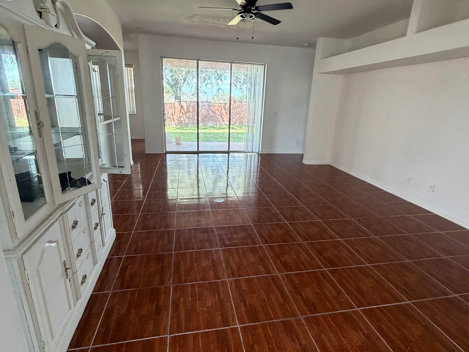 5 bed, 3444 sqft, $2,999 — Photo 3