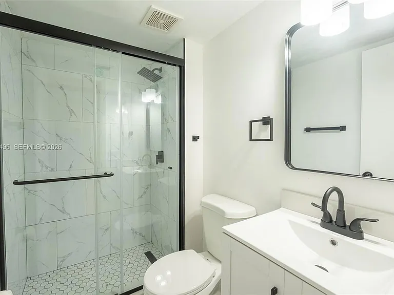 2575 SW 27th Ave — Photo 15