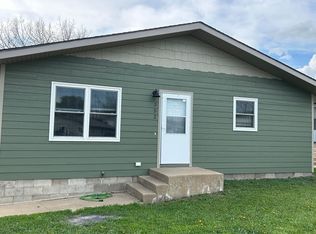 352 2nd Ave SW, Dickinson, ND 58601