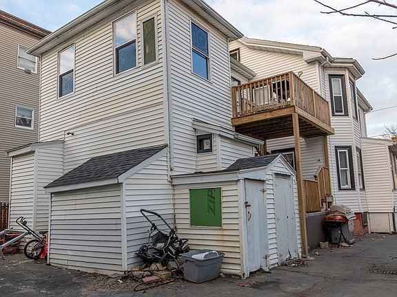 3rd image of 16 Bulfinch St