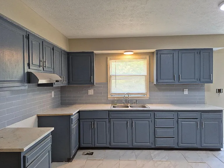 4009 Vermont Ave — Photo 2